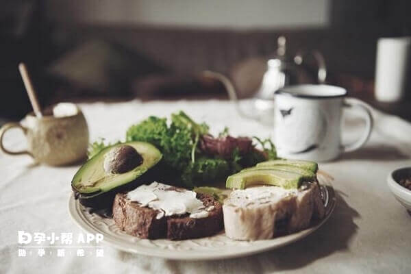 饭后半小时服用来曲唑最佳