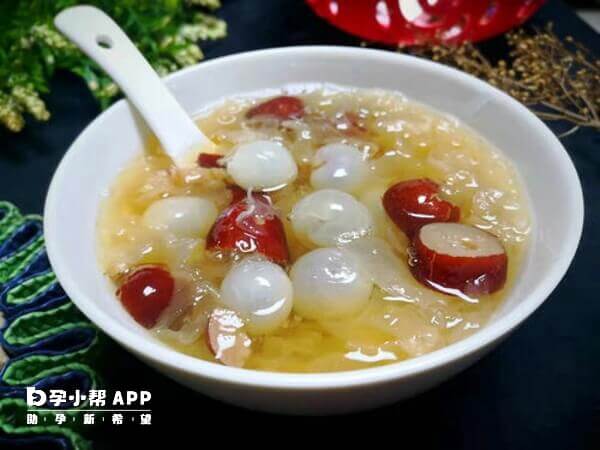 桂圆红枣银耳汤有一定的滋阴效果