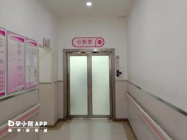 脊柱侧弯的成因复杂