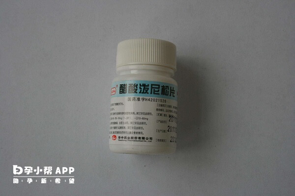 服用强的松不可自行增减剂量或停药